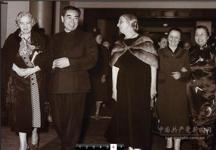 1956꣬ܶӱڱϯŮϻ»Ŀһ